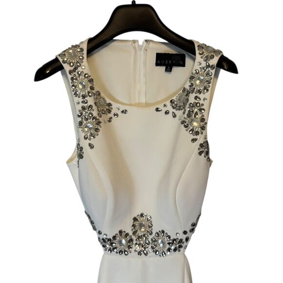 Avery G White with Silver Crystal Embellished Cutout Maxi Dress Gown Size 6 - Picture 7 of 15